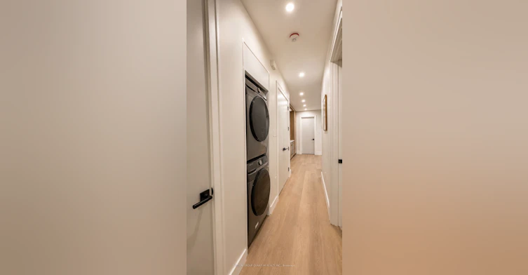 #4-43 Elmwood Avenue N, Mississauga, ON, L5G 3K1 - 9