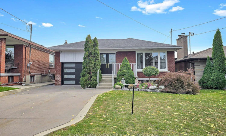 465 Maple Leaf Drive
