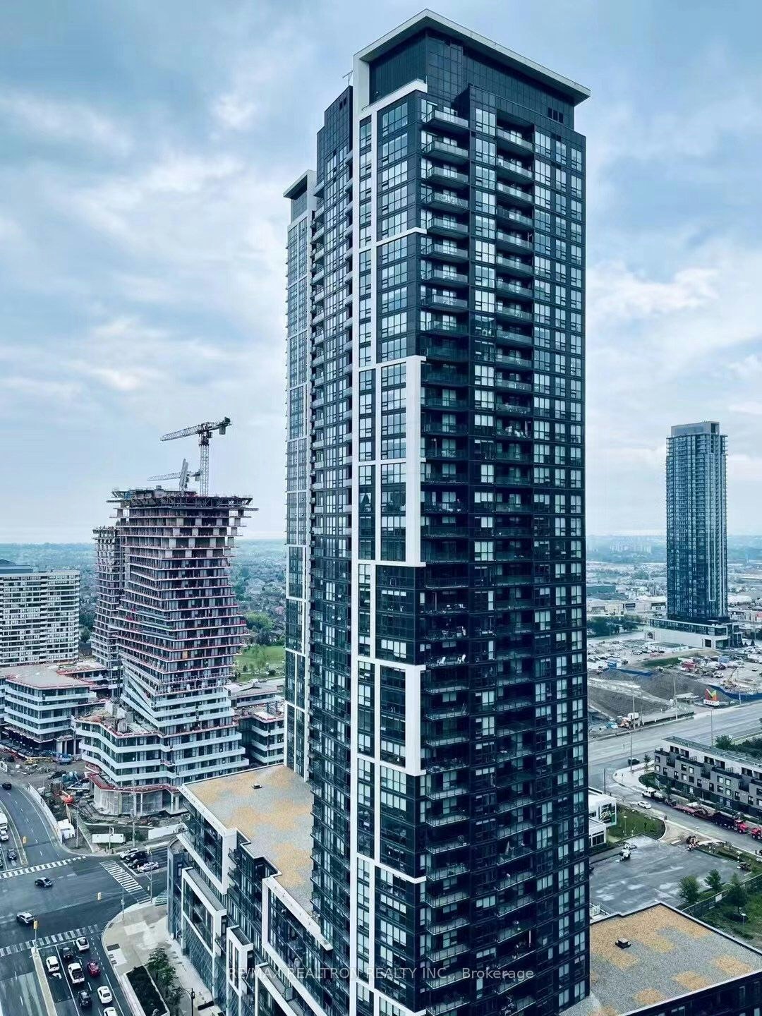 3301-4065 Confederation Parkway, Mississauga, ON, L5B 0L4