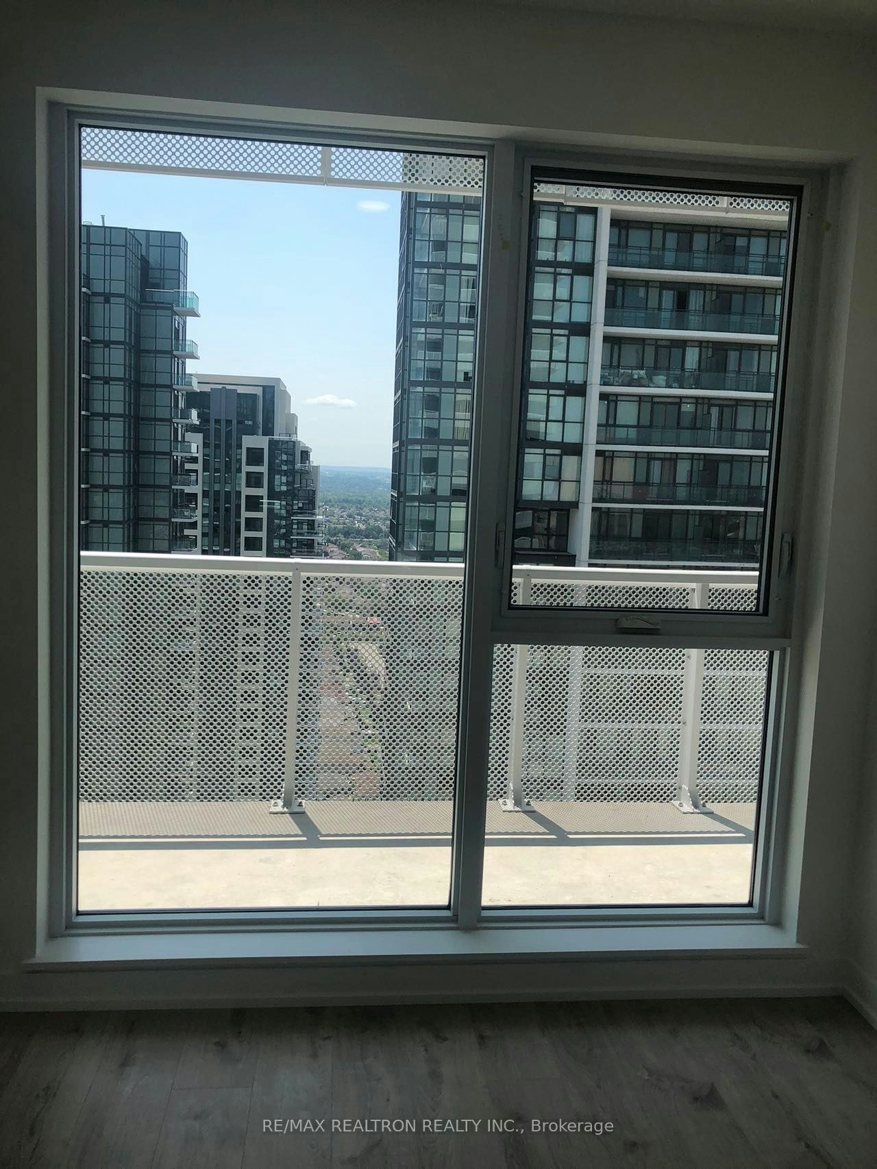 3301-4065 Confederation Parkway, Mississauga, ON, L5B 0L4 - 4