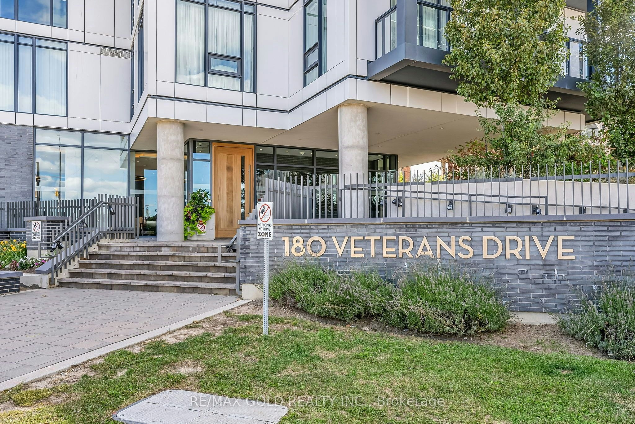 208-180 Veterans Drive, Brampton, ON, L7A 0B6 - 2