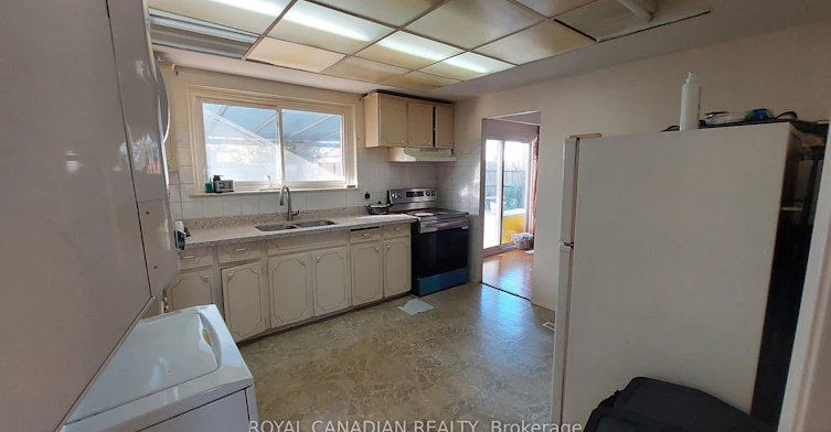 3677 Woodruff Crescent, Mississauga, ON, L4T 1T8 - 5