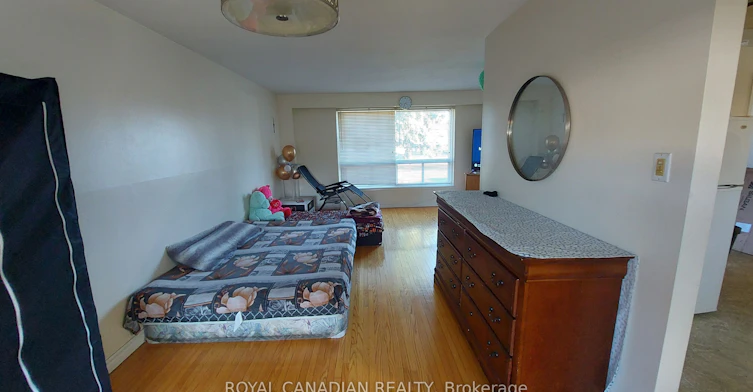 3677 Woodruff Crescent, Mississauga, ON, L4T 1T8 - 3