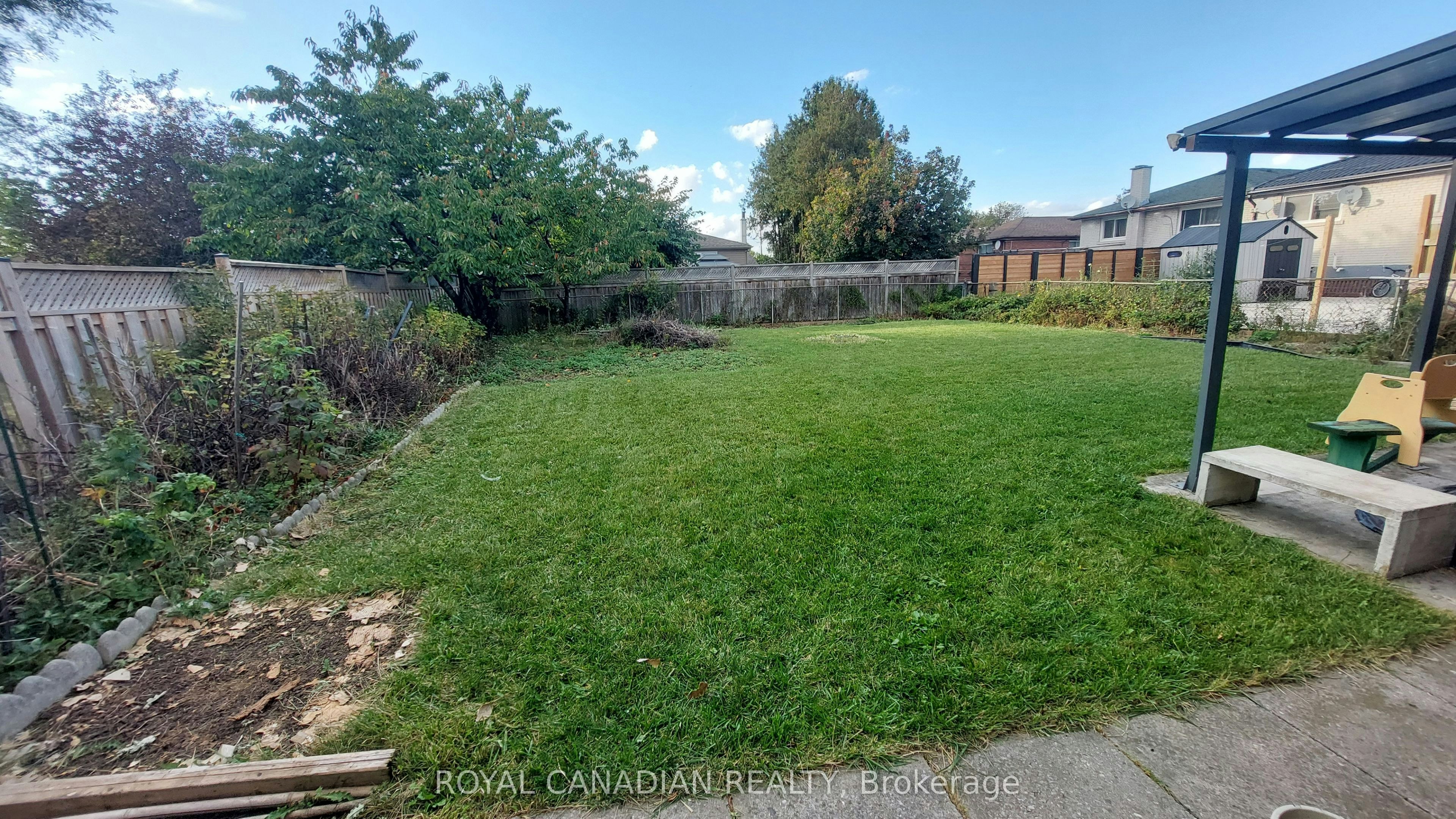 3677 Woodruff Crescent, Mississauga, ON, L4T 1T8 - 16