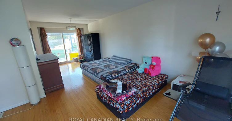 3677 Woodruff Crescent, Mississauga, ON, L4T 1T8 - 2