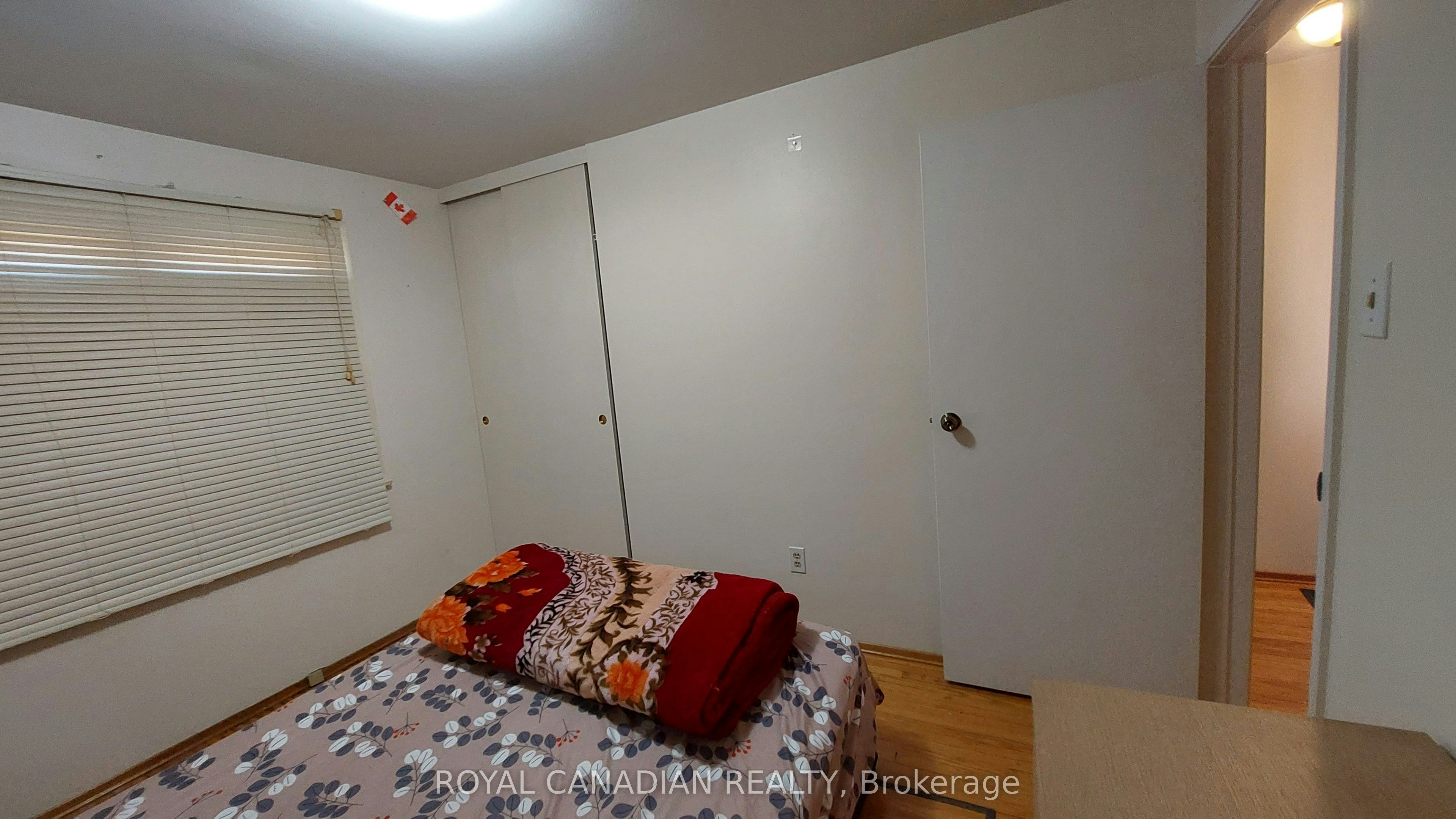 3677 Woodruff Crescent, Mississauga, ON, L4T 1T8 - 9