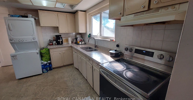 3677 Woodruff Crescent, Mississauga, ON, L4T 1T8 - 4