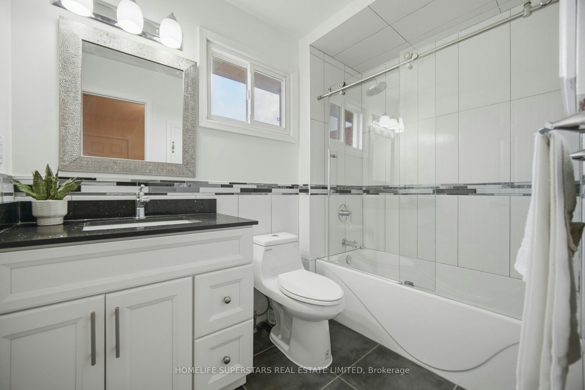 177 Surbray Grove, Mississauga, ON, L5B 2E2 - 18