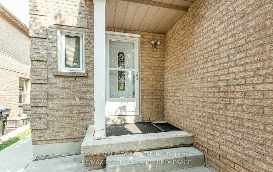 Upper-1051 Blizzard Road, Mississauga, ON, L5V 1T2 - 4