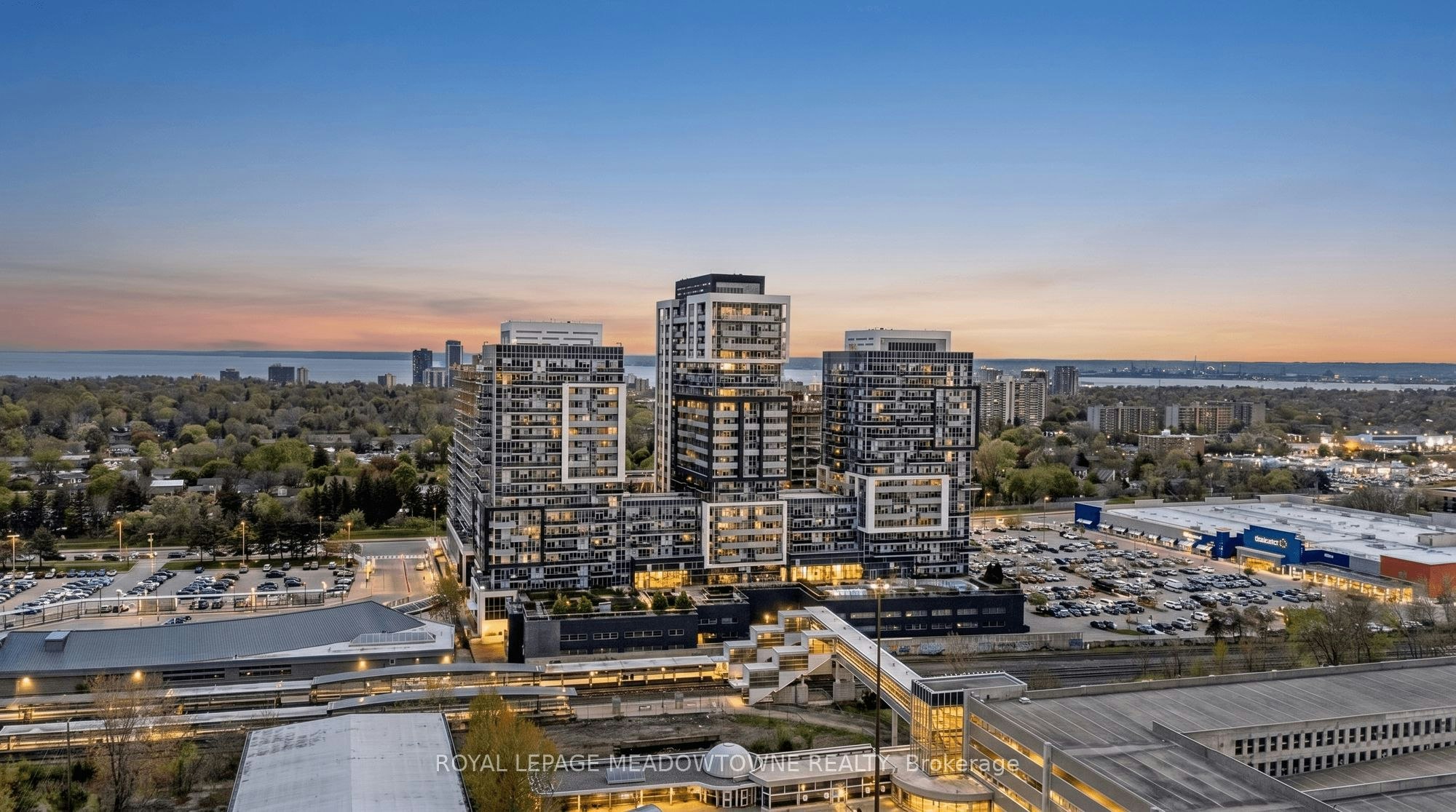 1902-2093 Fairview Street, Burlington, ON, L7R 0E6
