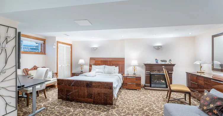 2221 Greenhurst Avenue, Mississauga, ON, L4X 1J5 - 33