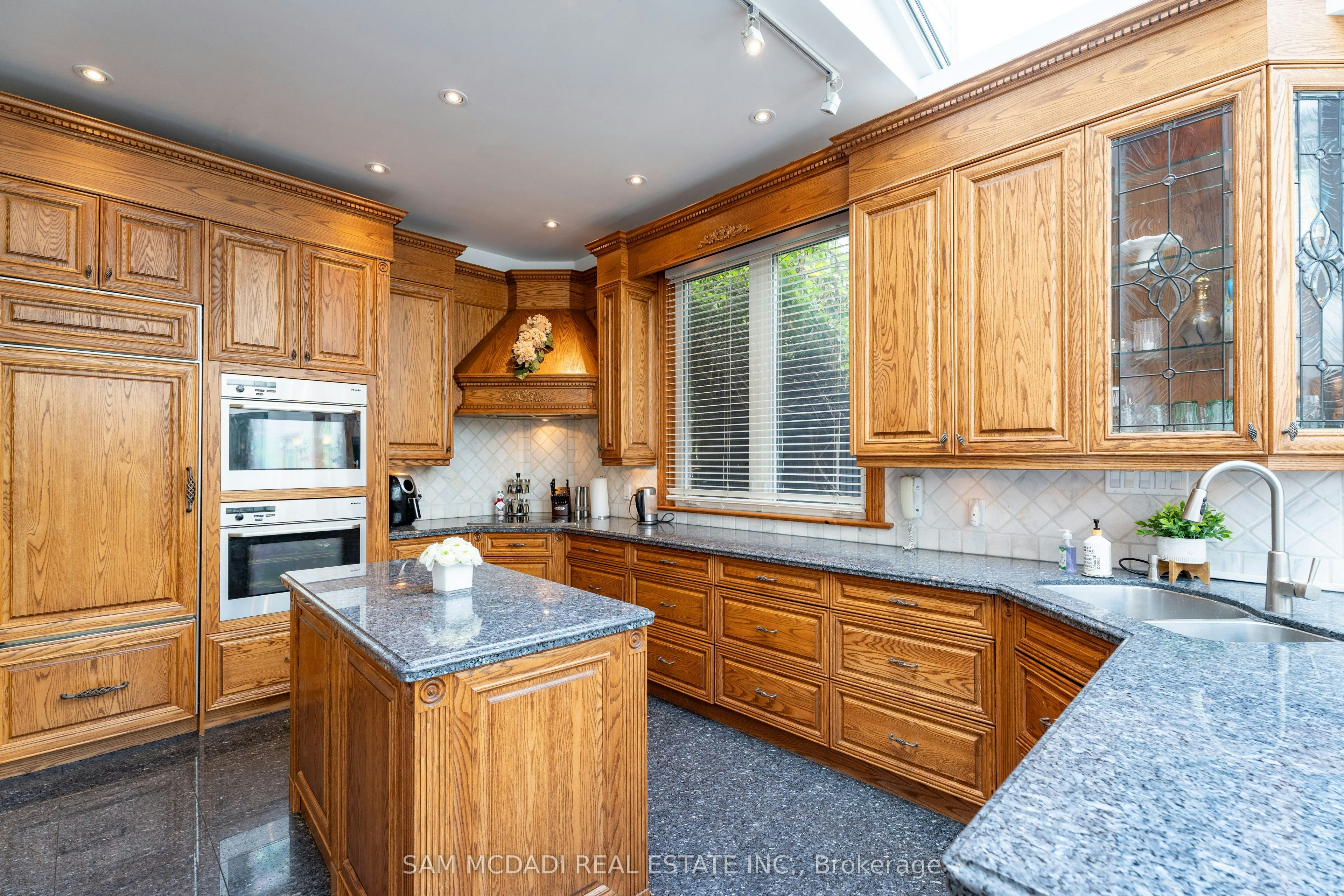 2221 Greenhurst Avenue, Mississauga, ON, L4X 1J5 - 12