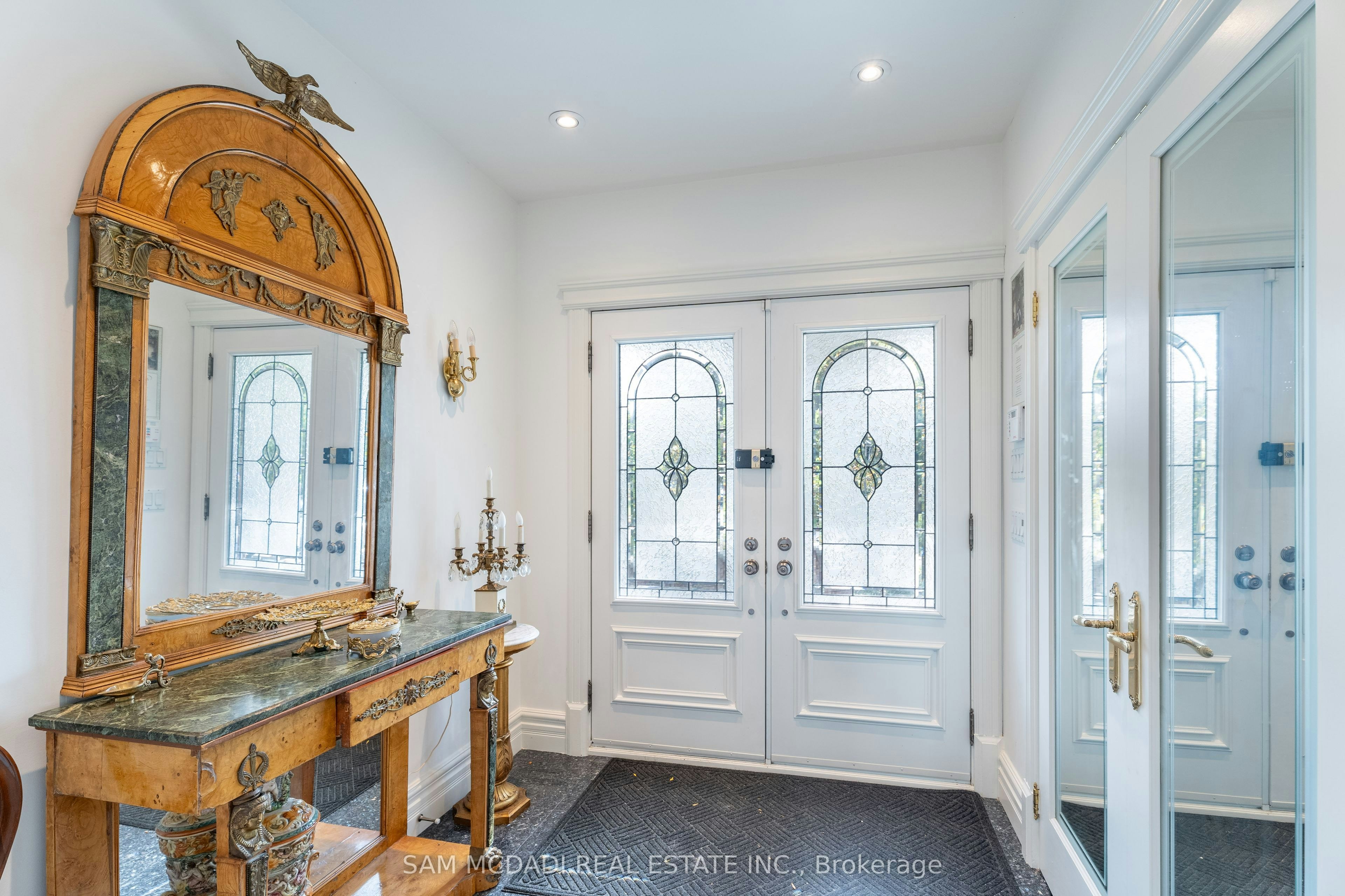 2221 Greenhurst Avenue, Mississauga, ON, L4X 1J5 5
