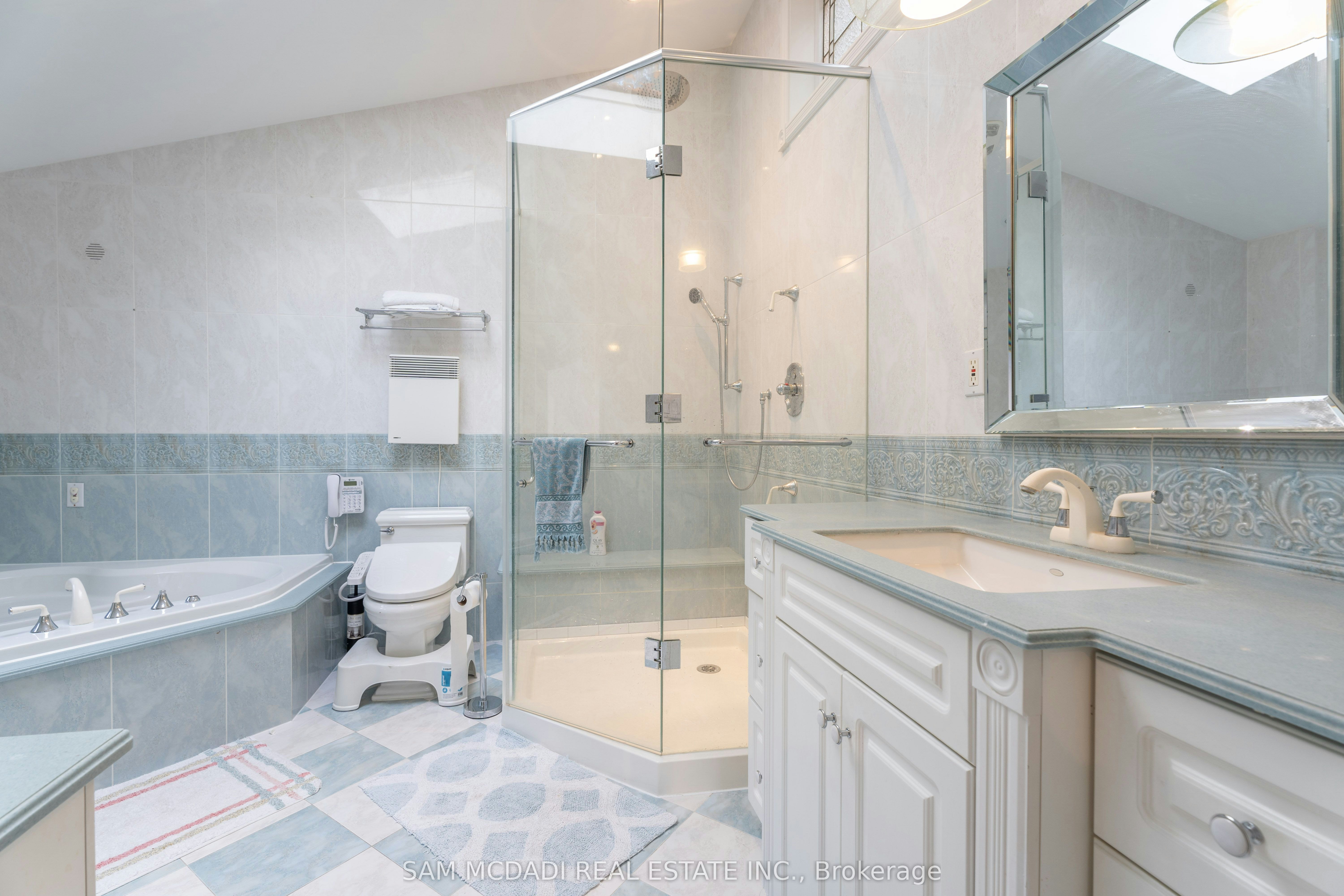 2221 Greenhurst Avenue, Mississauga, ON, L4X 1J5 - 22