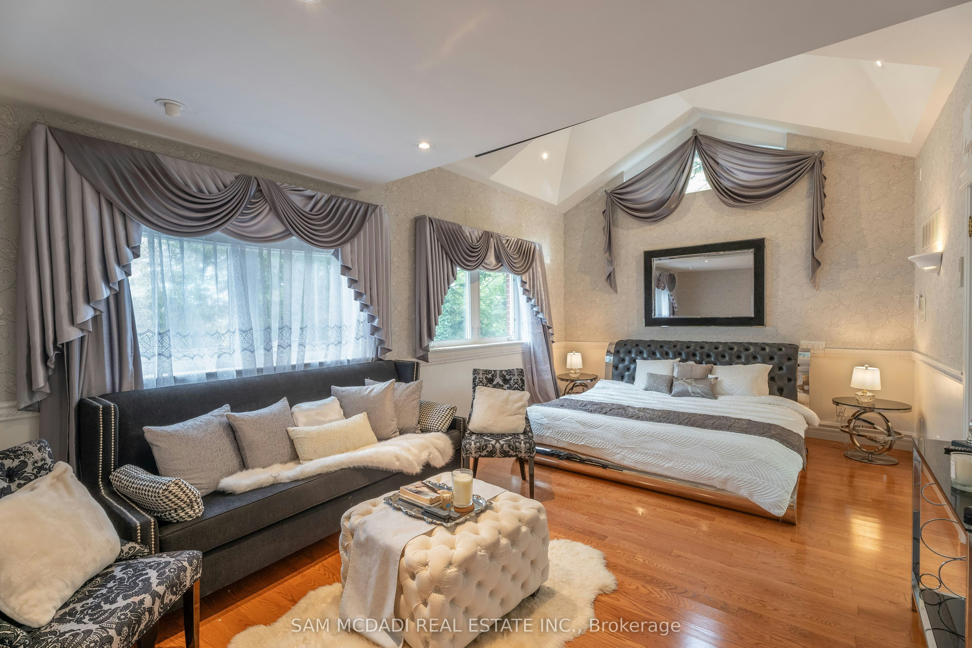 2221 Greenhurst Avenue, Mississauga, ON, L4X 1J5 - 20