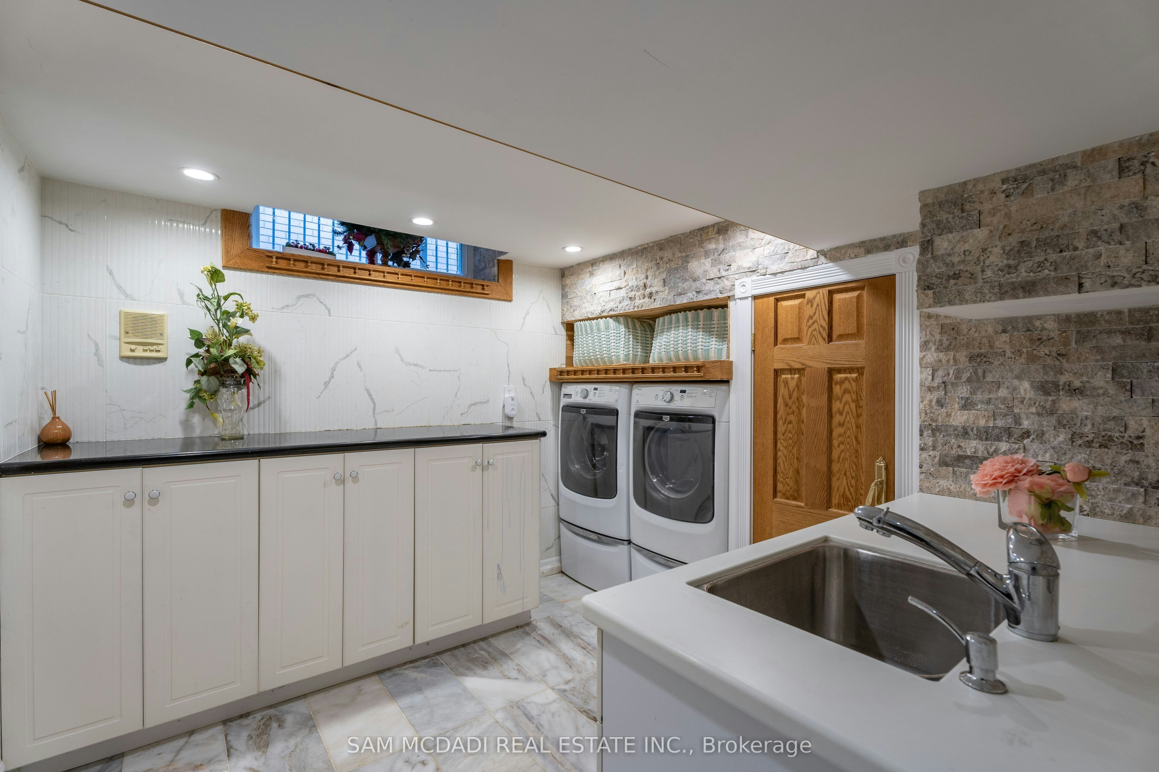 2221 Greenhurst Avenue, Mississauga, ON, L4X 1J5 - 37