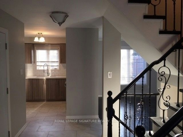 Upper-7092 Walworth Court, Mississauga, ON, L5N 7L4 - 4