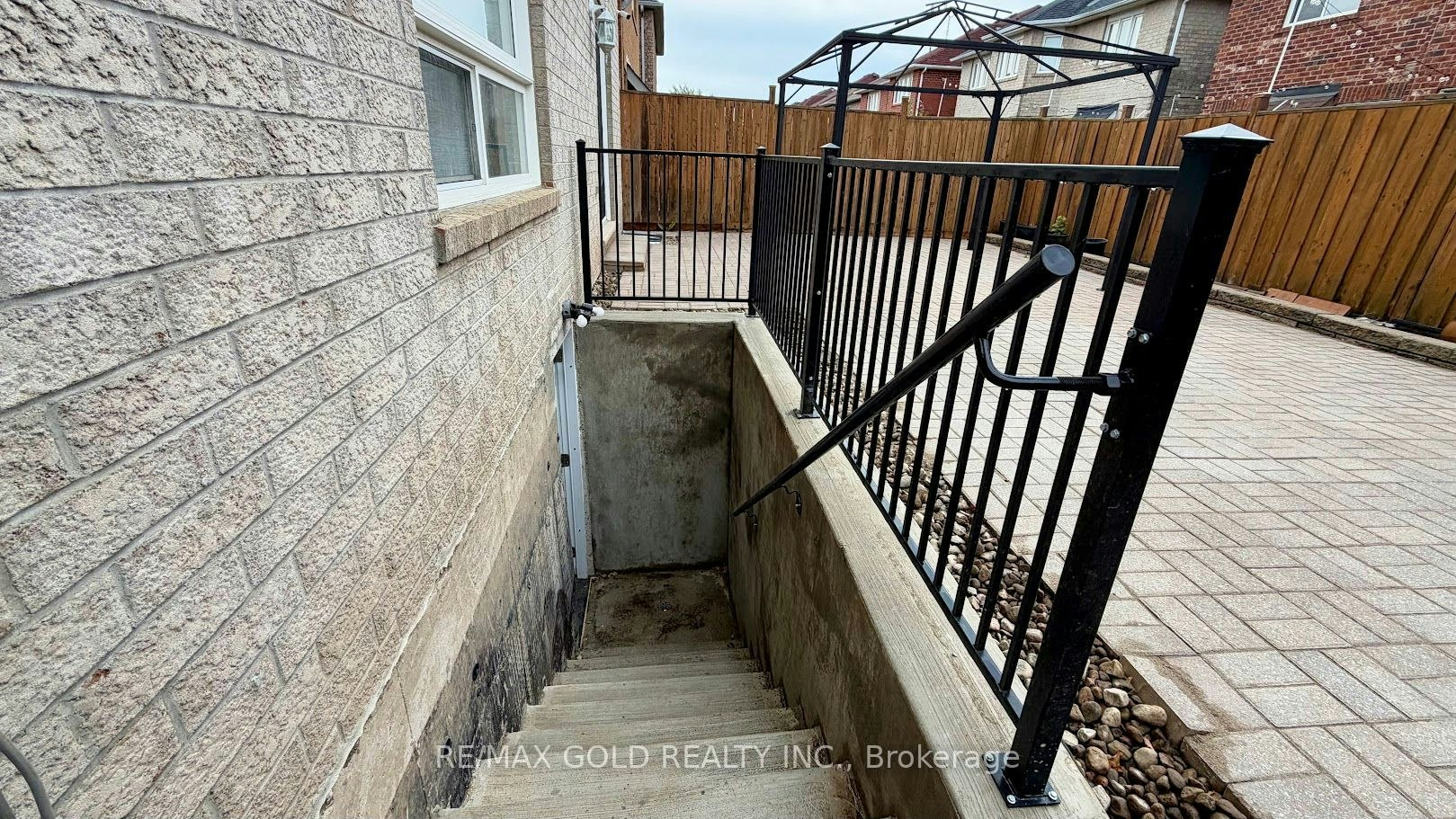 244 Brisdale Drive, Brampton, ON, L7A 2T3 - 2