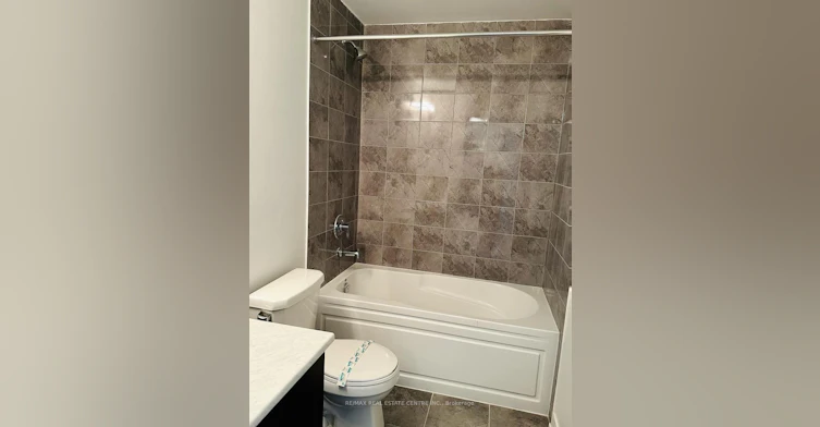 410 3401 Ridgeway Drive, Mississauga, ON, L5L 0B9 - 4