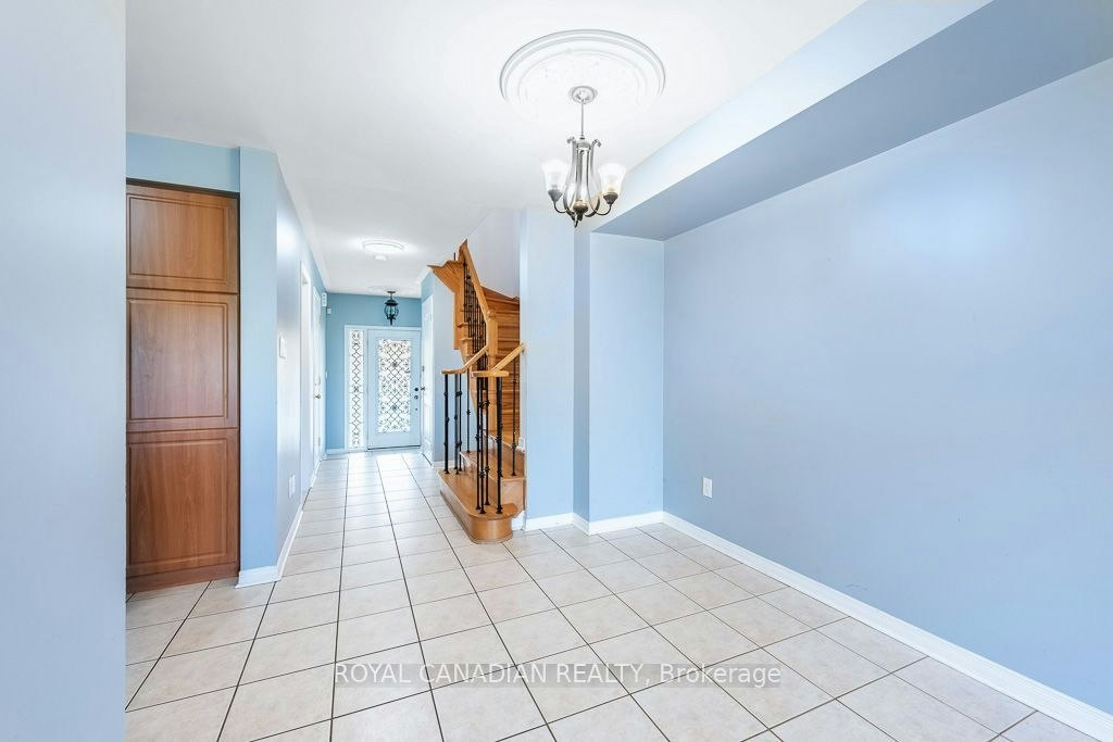 22 Bay Breeze Drive, Brampton, ON, L6R 0M1 - 11