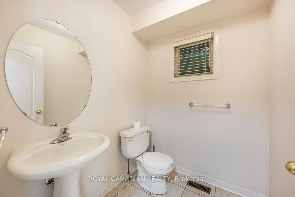 22 Bay Breeze Drive, Brampton, ON, L6R 0M1 - 9