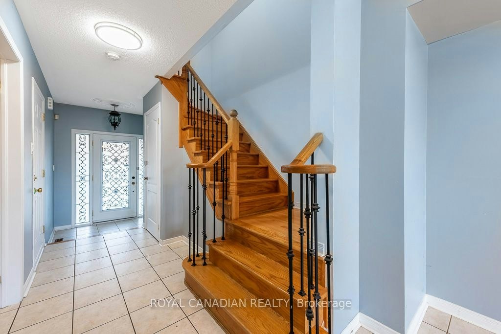 22 Bay Breeze Drive, Brampton, ON, L6R 0M1 - 8