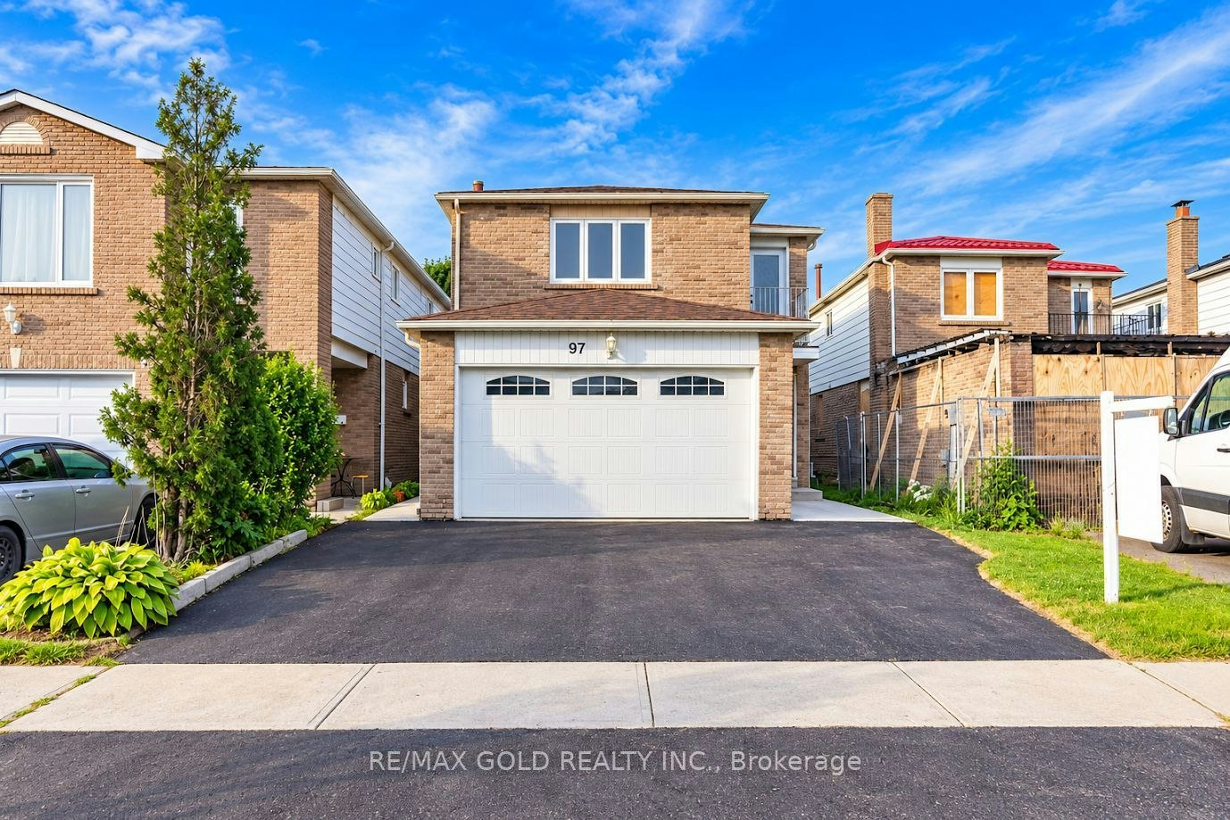97 Banting Crescent, Brampton, ON, L6Y 2M3 - 2