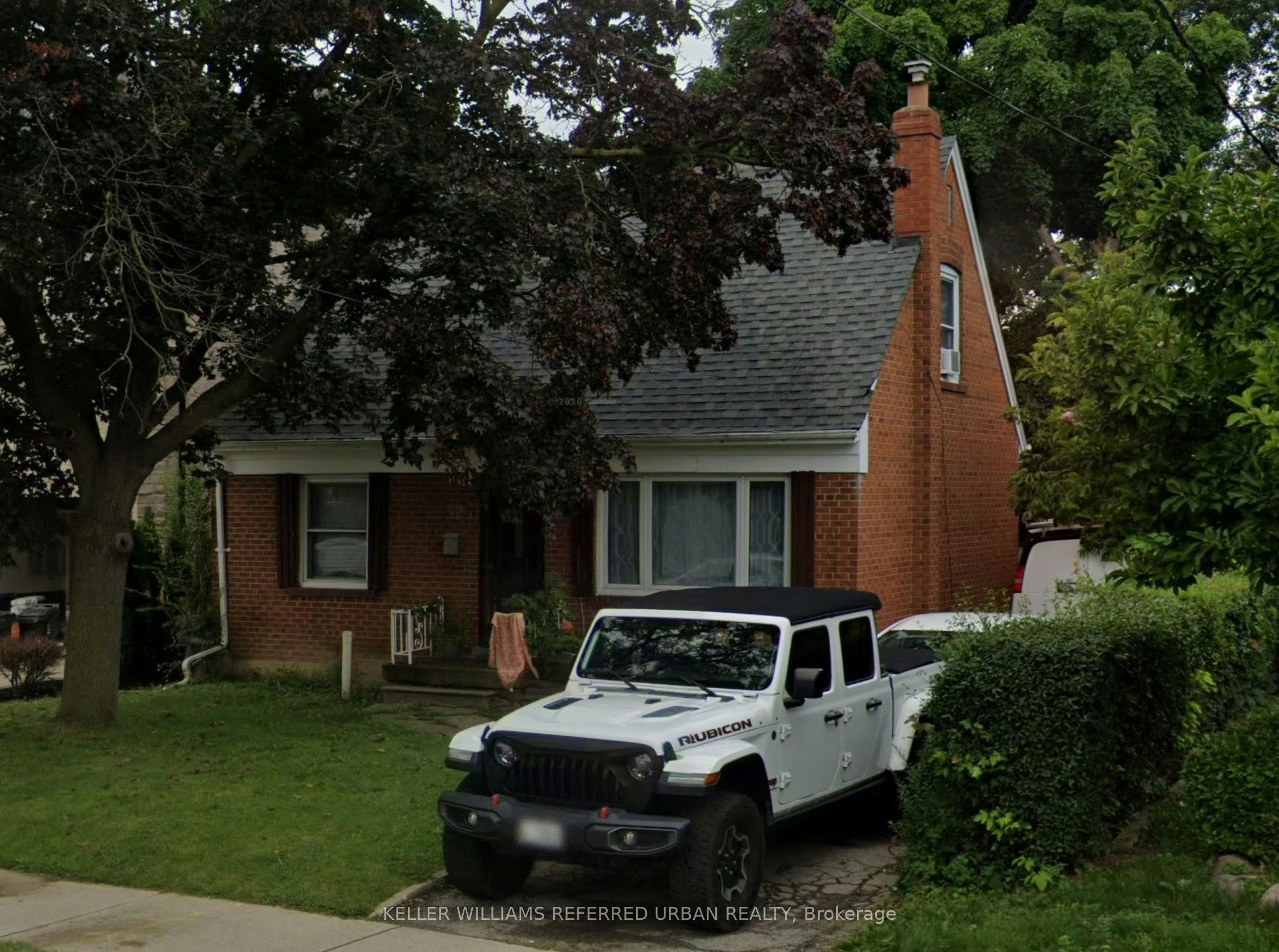 32 Amesbury Drive, Toronto, ON, M6M 4H4