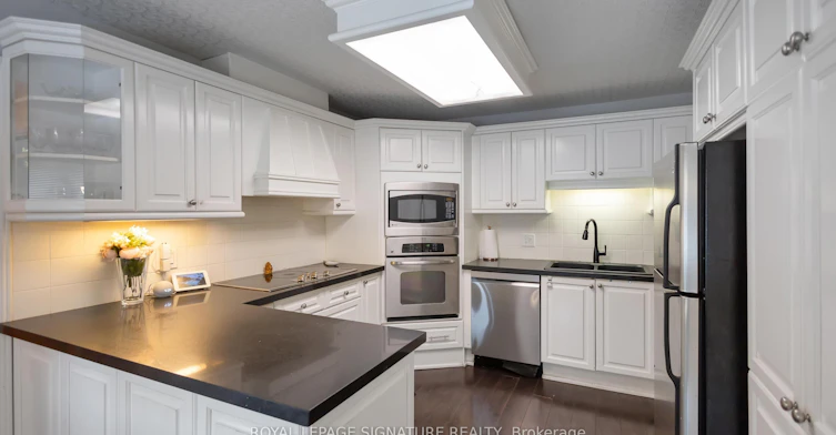 1821 Pilgrims Way, Oakville, ON, L6M 1X2 - 11
