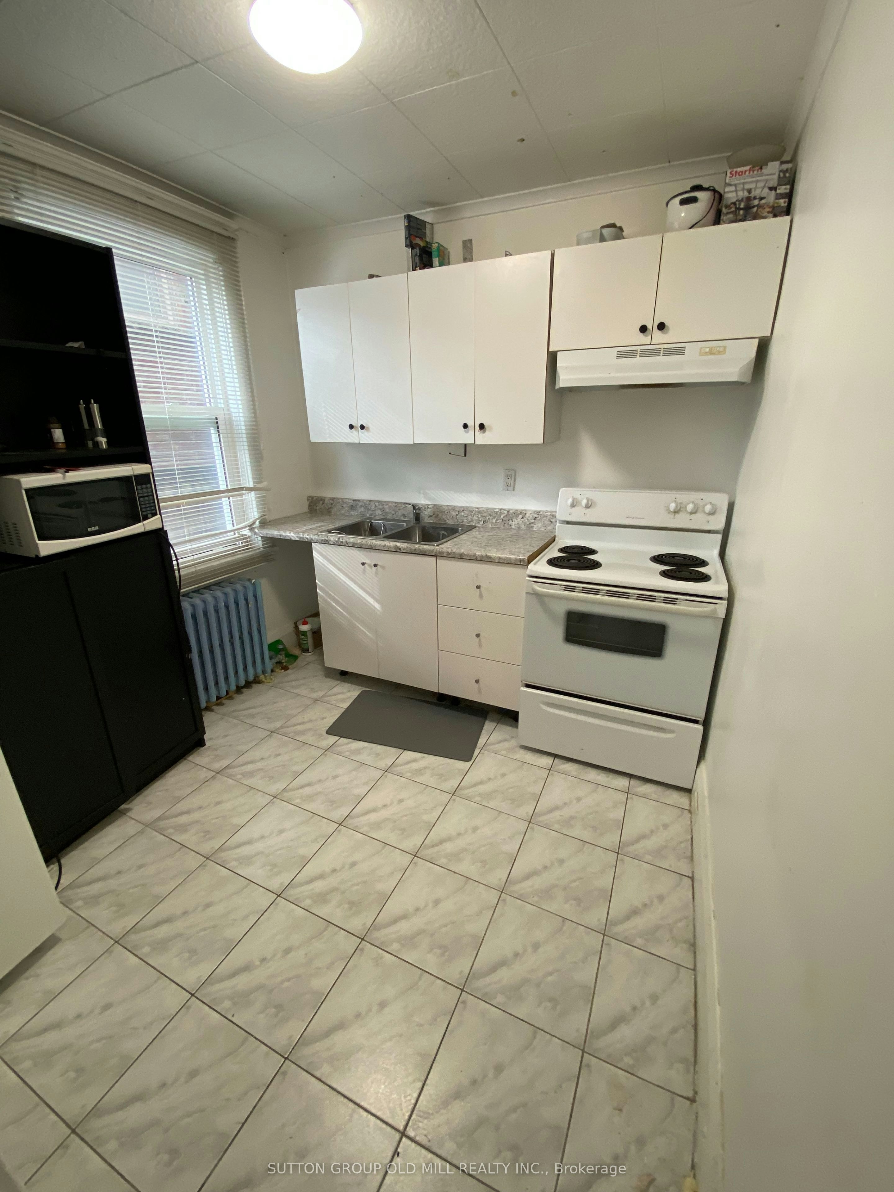 Main Floor-46 Rockcliffe Boulevard, Toronto, ON, M6N 4R5 - 4