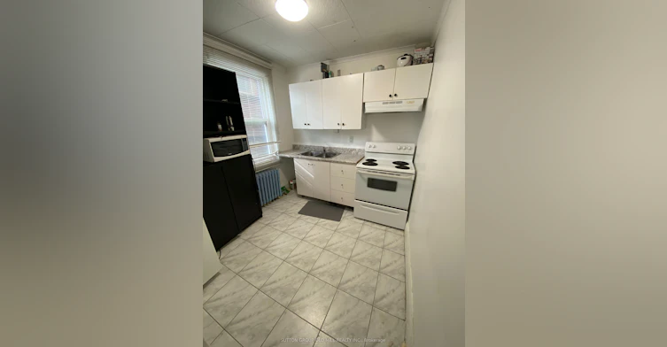 Main Floor-46 Rockcliffe Boulevard, Toronto, ON, M6N 4R5 - 4