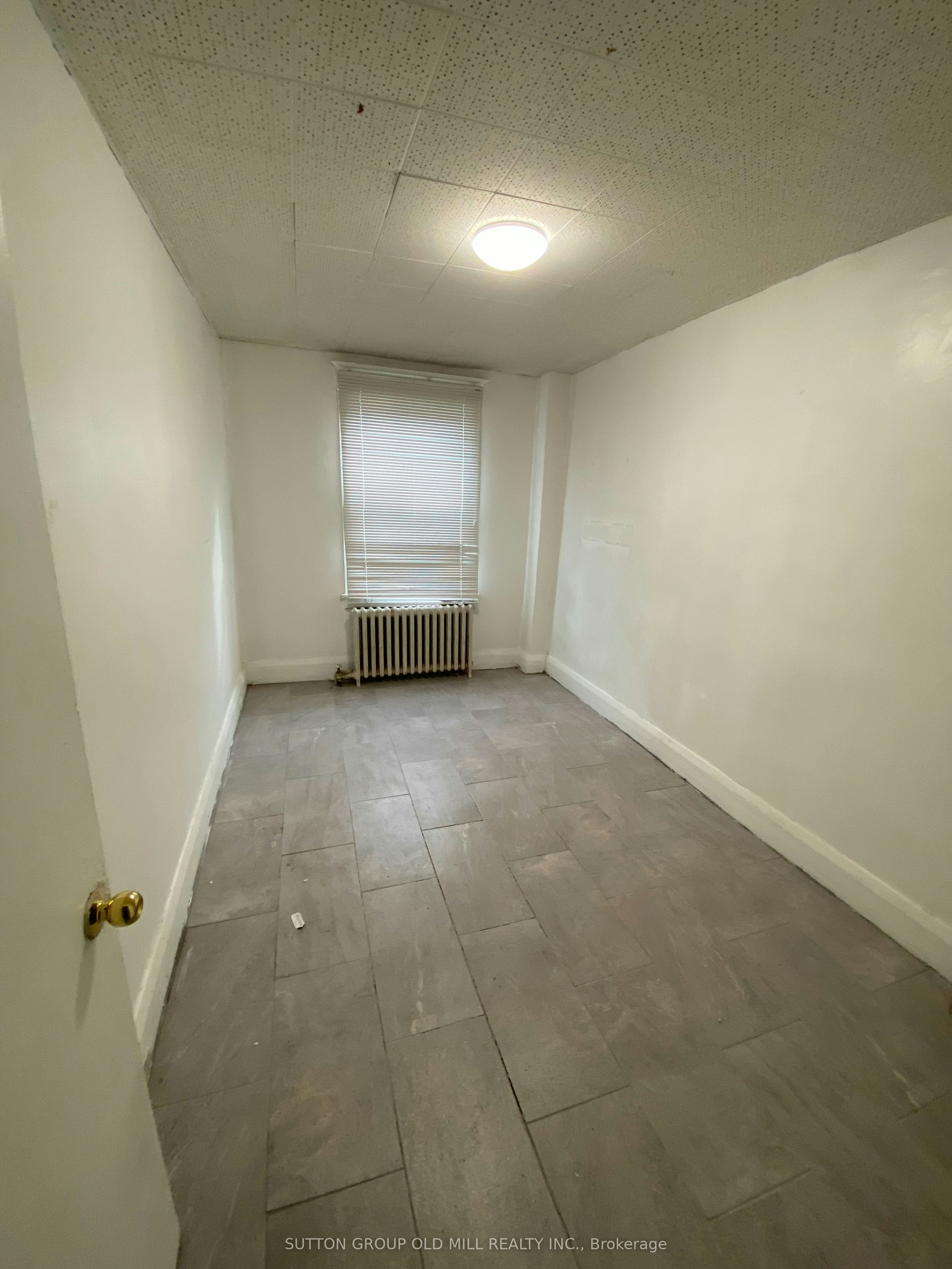 Main Floor-46 Rockcliffe Boulevard, Toronto, ON, M6N 4R5 - 5
