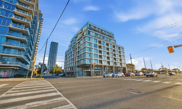 406-1195 The Queensway N/A