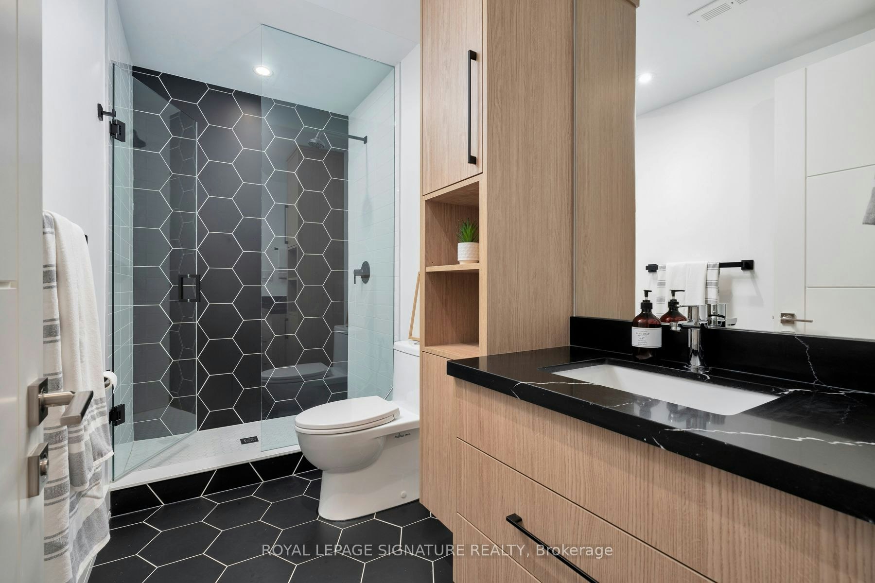 34 Edgecroft Road, Toronto, ON, M8Z 2B6 - 45