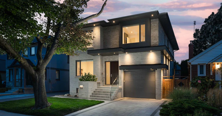 34 Edgecroft Road, Toronto, ON, M8Z 2B6