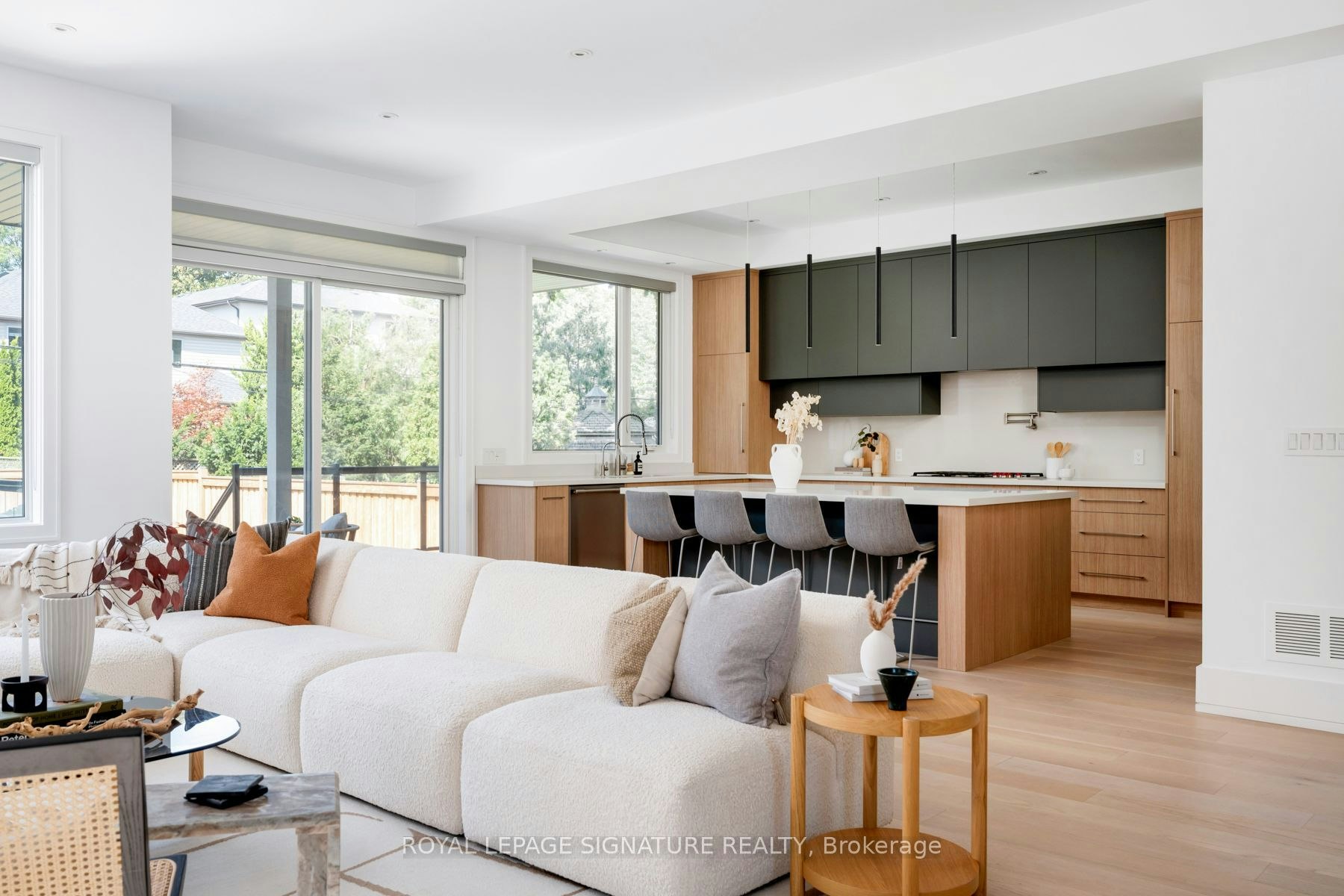 34 Edgecroft Road, Toronto, ON, M8Z 2B6 - 13