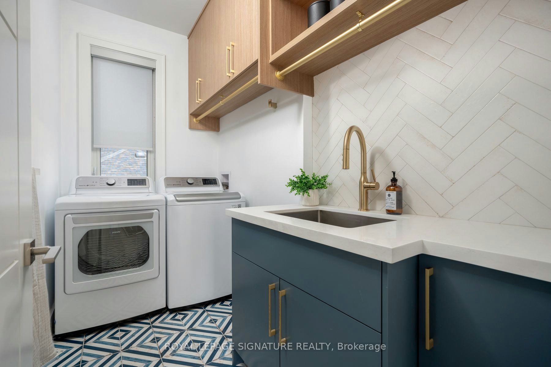 34 Edgecroft Road, Toronto, ON, M8Z 2B6 - 30