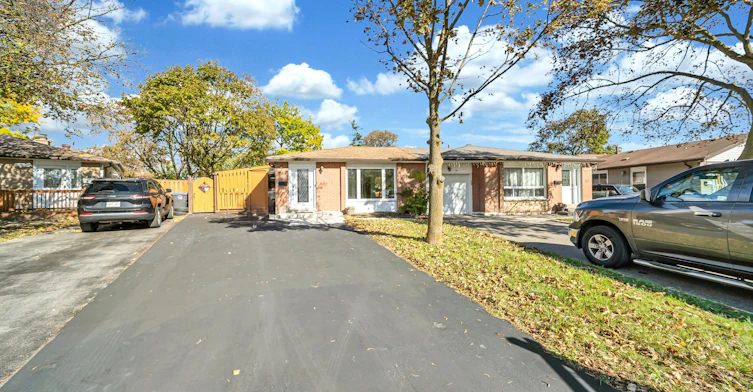 Main-70 Glenmore Crescent, Brampton, ON, L6S 1H8 - 3