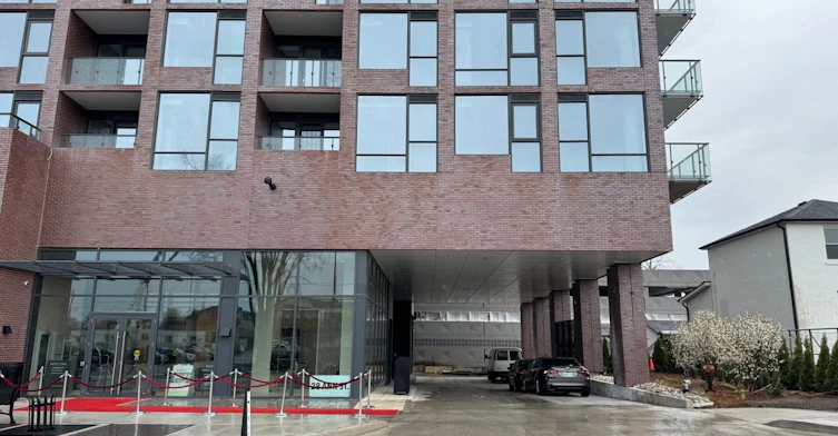 612-28 Ann Street, Mississauga, ON, L5G 0E1