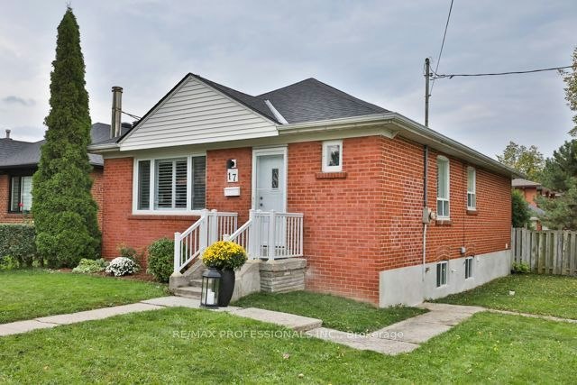 17 Loney Avenue, Toronto, ON, M3L 1G4
