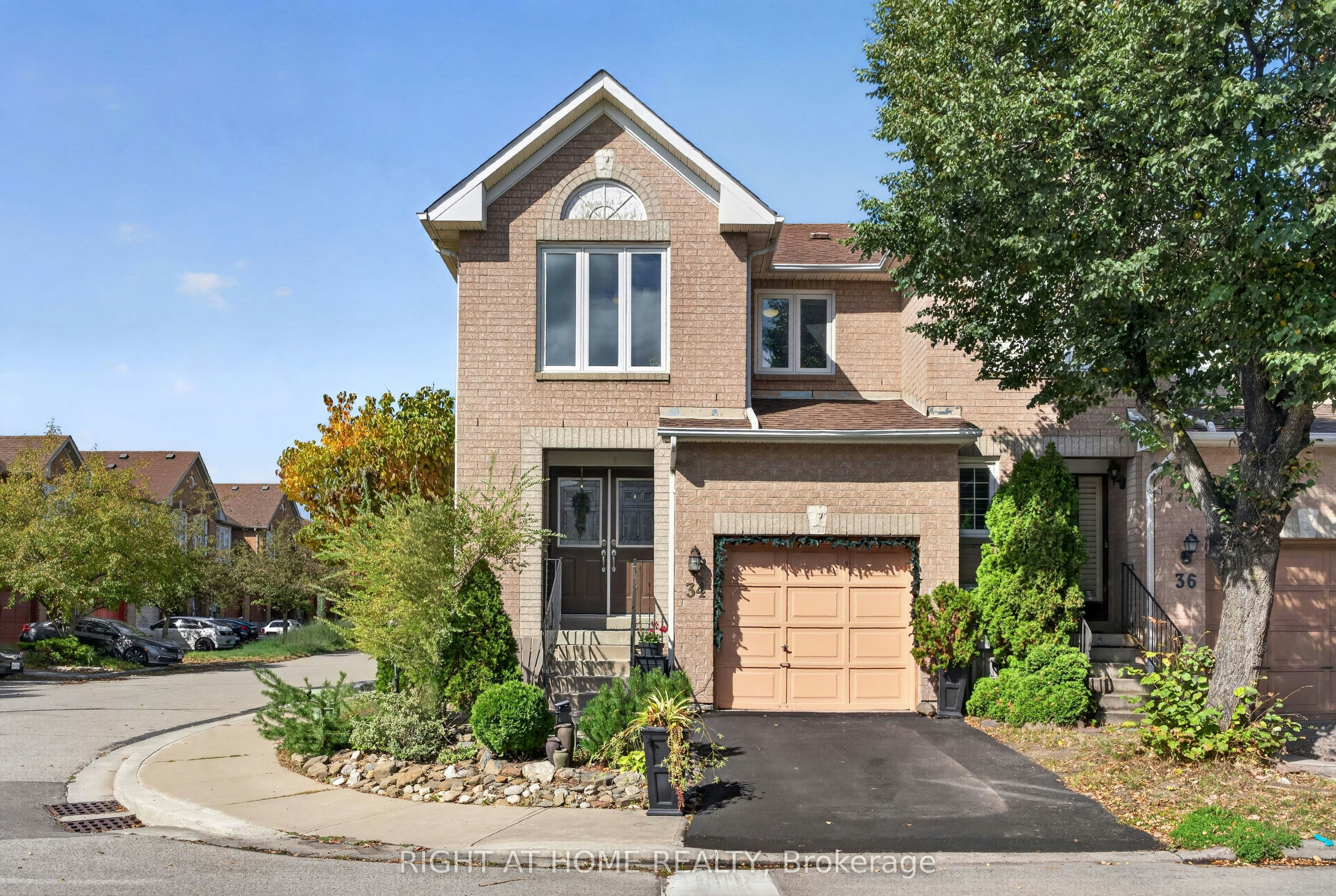 34 Gilgorm Road, Brampton, ON, L6X 4P5