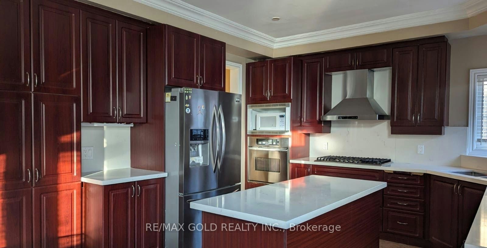 3 Borneo Crescent, Brampton, ON, L6R 3C7 - 3