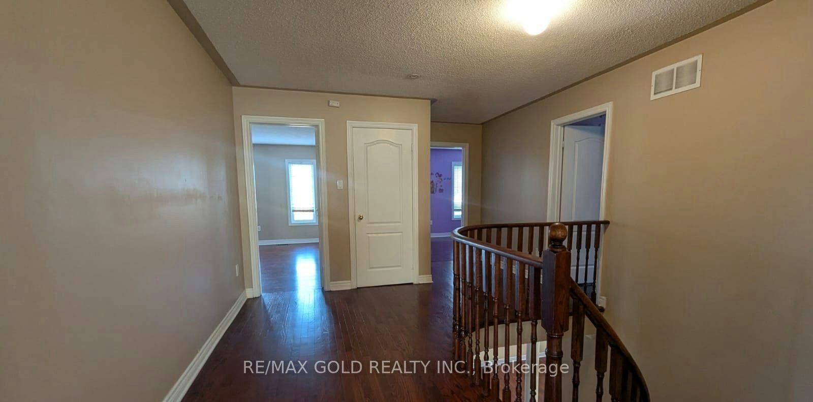 3 Borneo Crescent, Brampton, ON, L6R 3C7 - 5