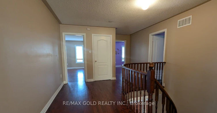3 Borneo Crescent, Brampton, ON, L6R 3C7 - 5