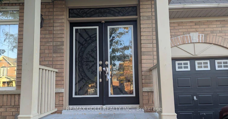 3 Borneo Crescent, Brampton, ON, L6R 3C7 - 2