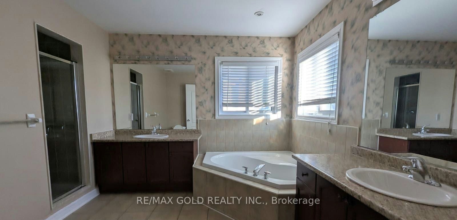 3 Borneo Crescent, Brampton, ON, L6R 3C7 - 6