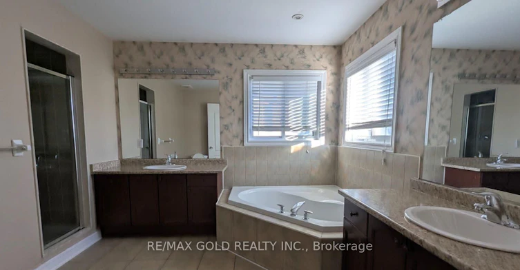 3 Borneo Crescent, Brampton, ON, L6R 3C7 - 6