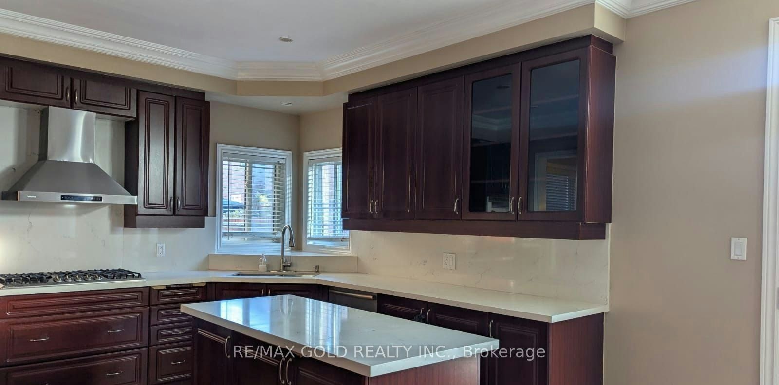 3 Borneo Crescent, Brampton, ON, L6R 3C7 - 4