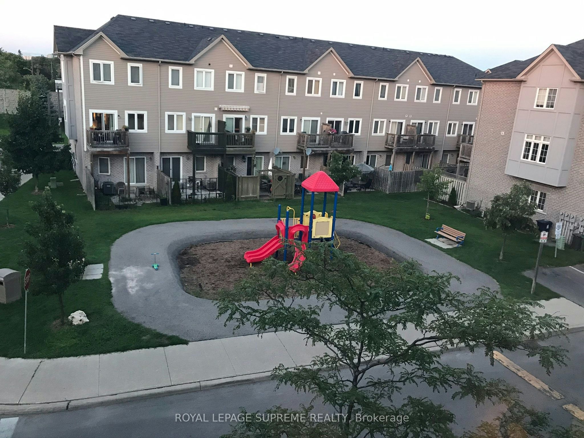 30 Pont Lane, Toronto, ON, M9N 0A7 - 2