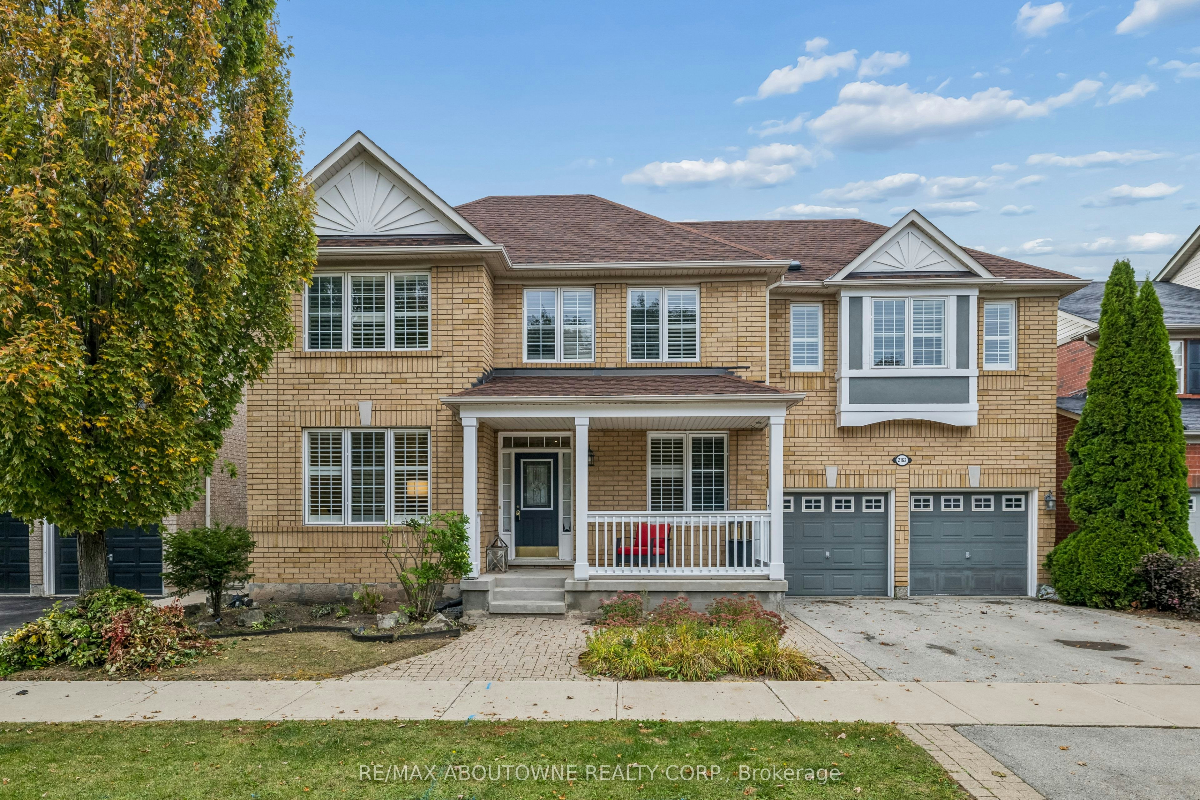 2163 Blackforest Crescent, Oakville, ON, L6M 4T7